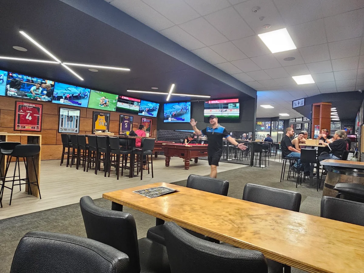 Vibe, InSwing Sports Bar