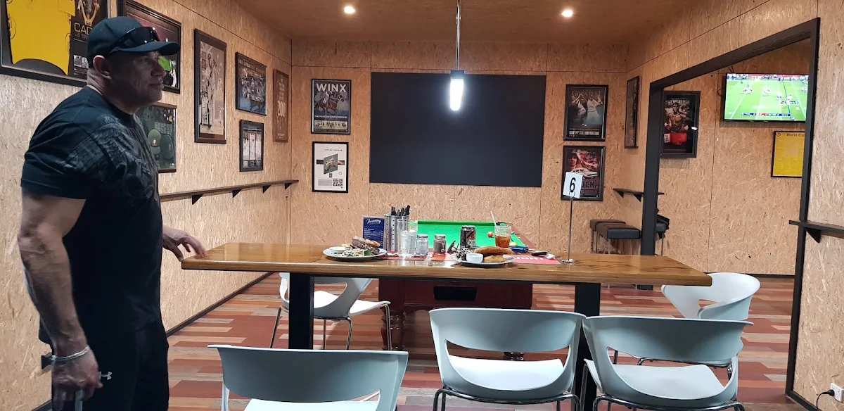 Vibe, InSwing Sports Bar