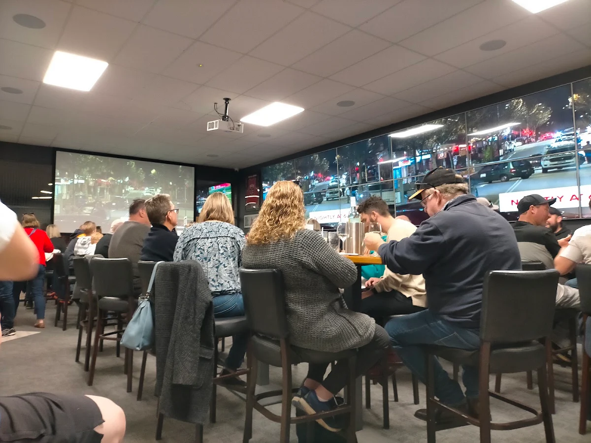 Vibe, InSwing Sports Bar