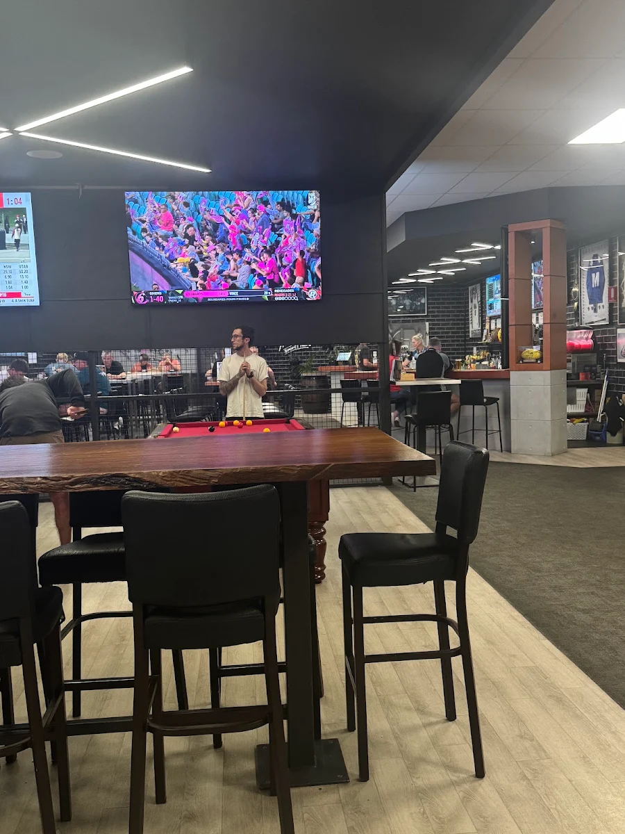 Vibe, InSwing Sports Bar