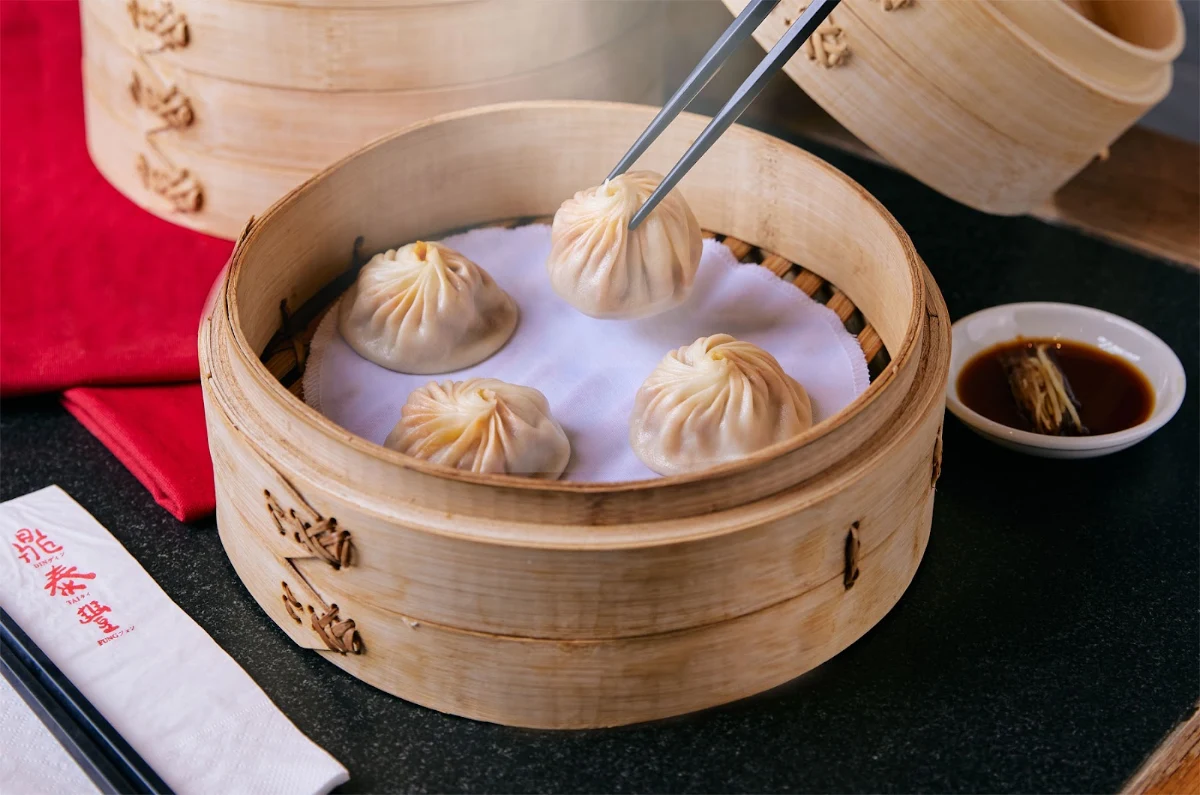 Food & drink, The New Tang Restaurant and KTV