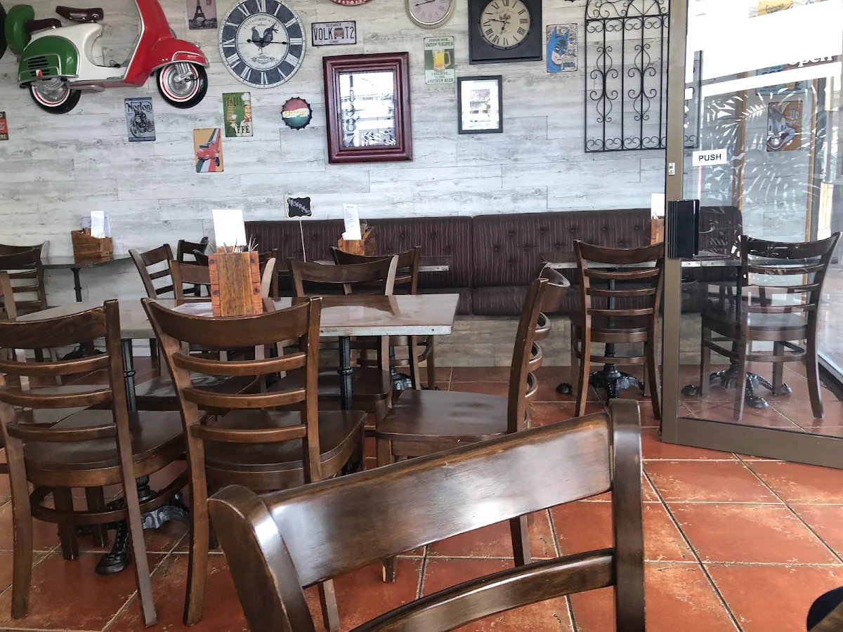 Vibe, PitStop Pizza