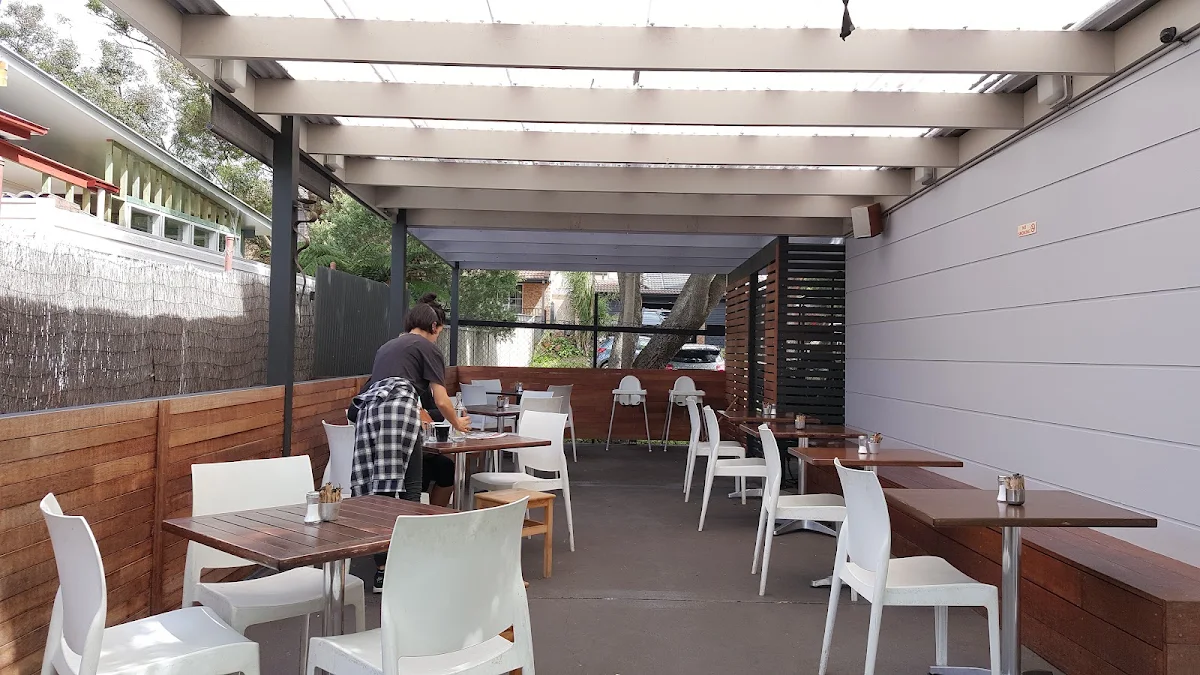 Vibe, The White Rabbit Cafe, Bar and Grill
