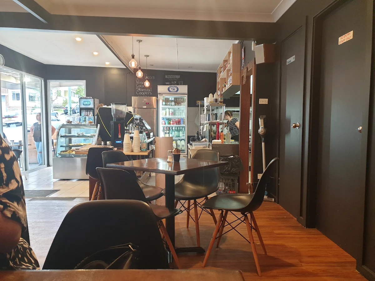 Vibe, The White Rabbit Cafe, Bar and Grill