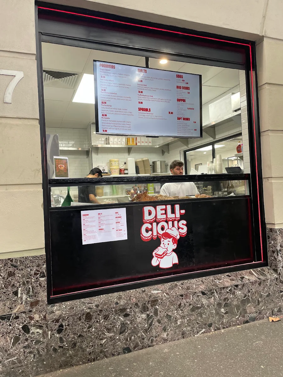 Menu, Deli-cious Deli