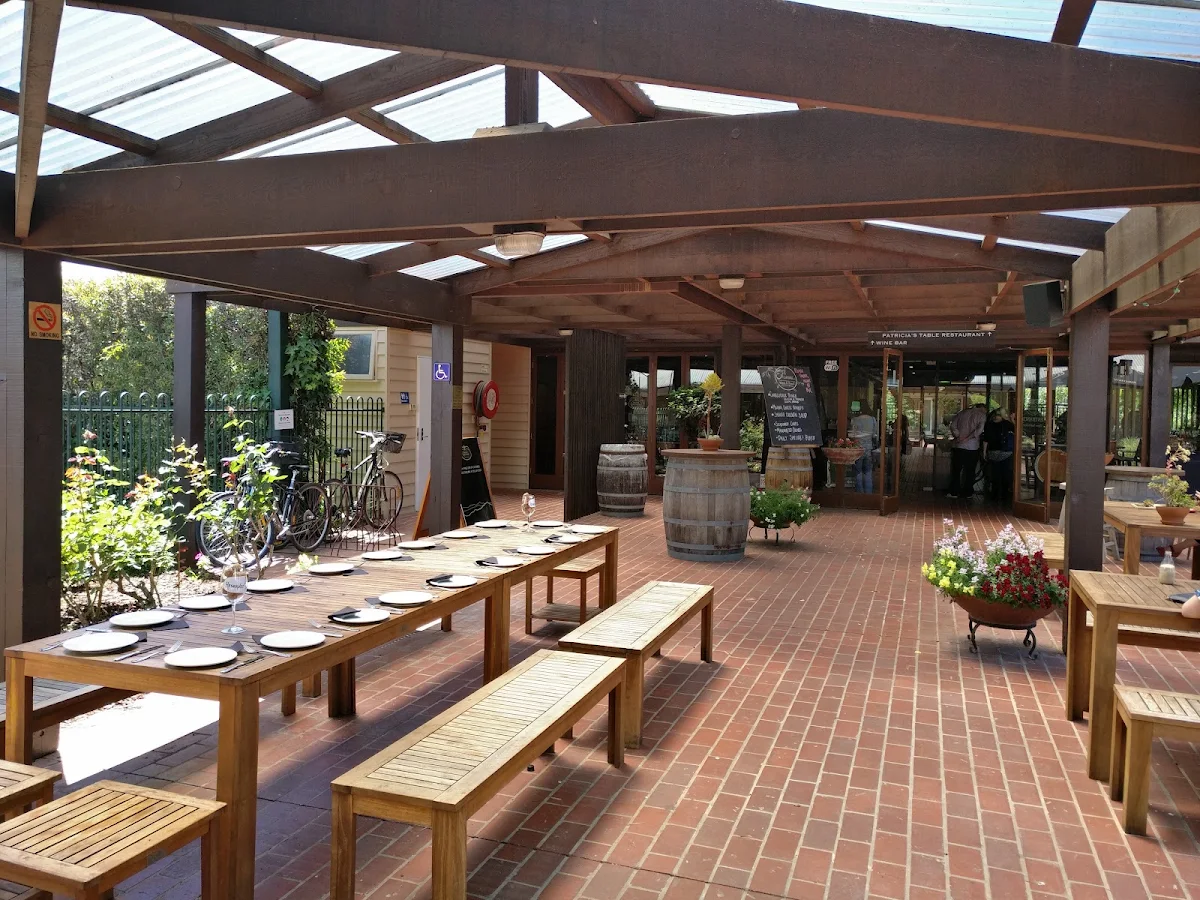 Vibe, Brown Brothers Restaurant