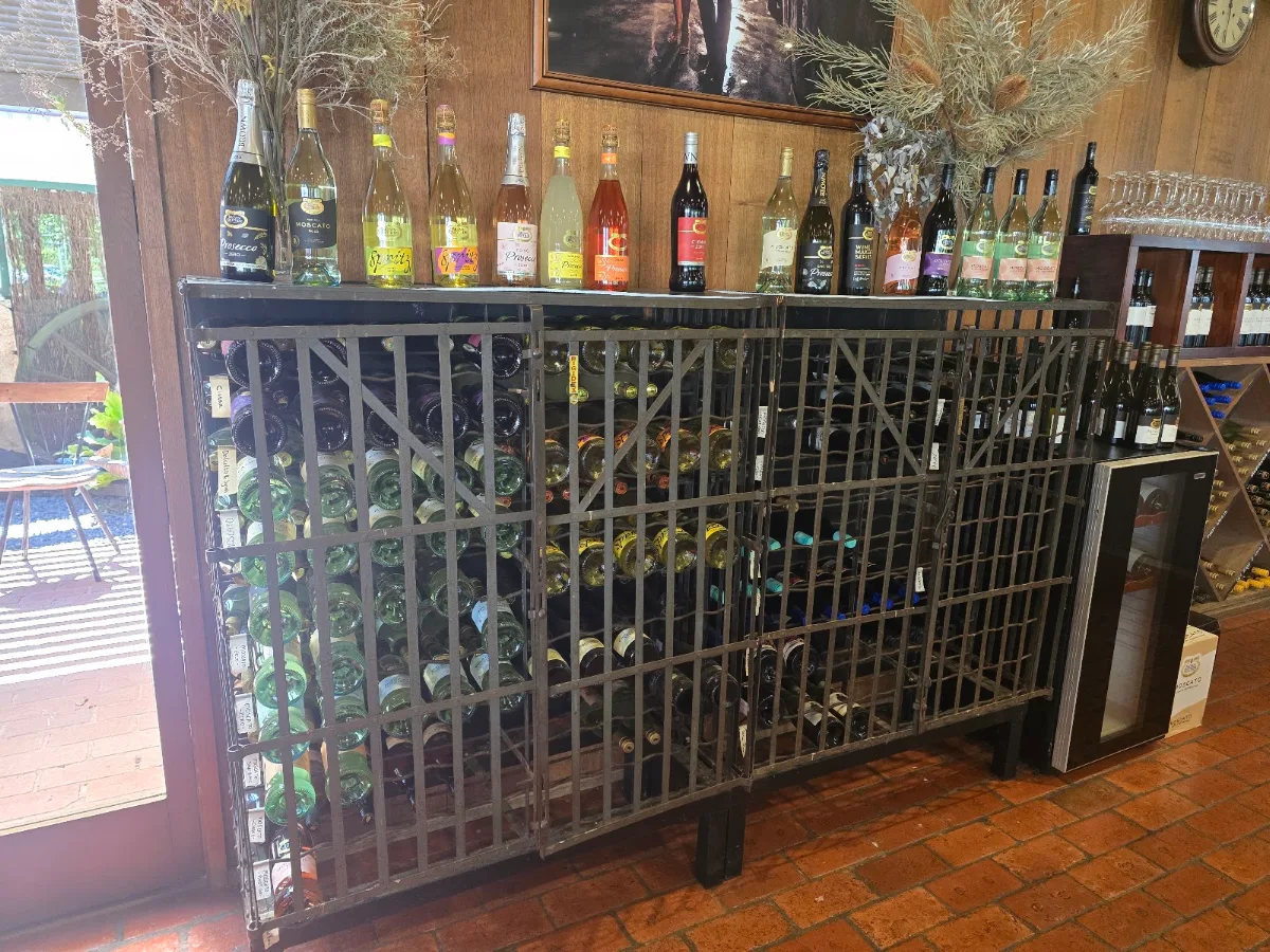 Vibe, Brown Brothers Restaurant