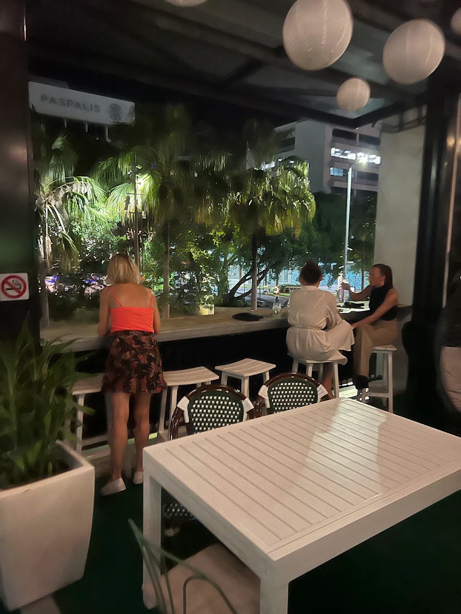 Vibe, Charlie's of Darwin