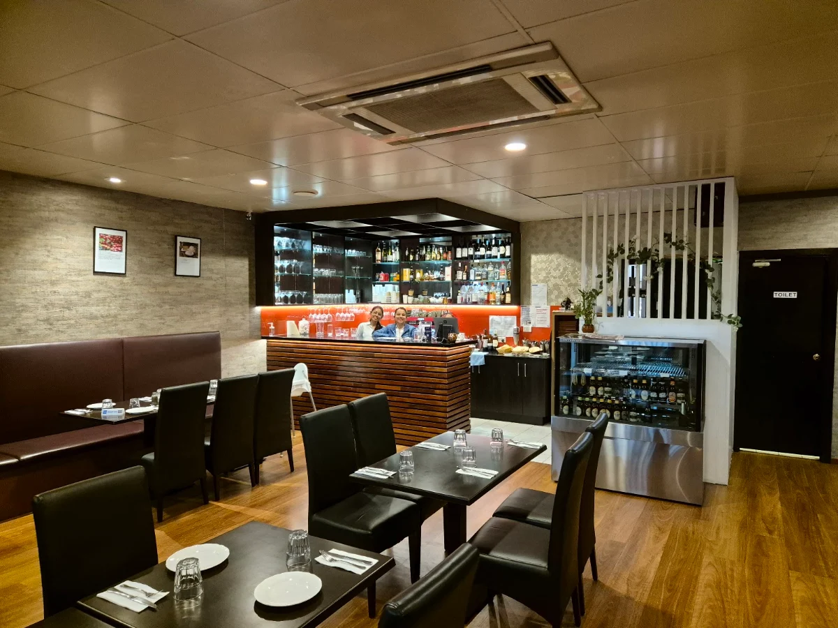 Vibe, Cinnamon Indian Nepalese Restaurant & Bar