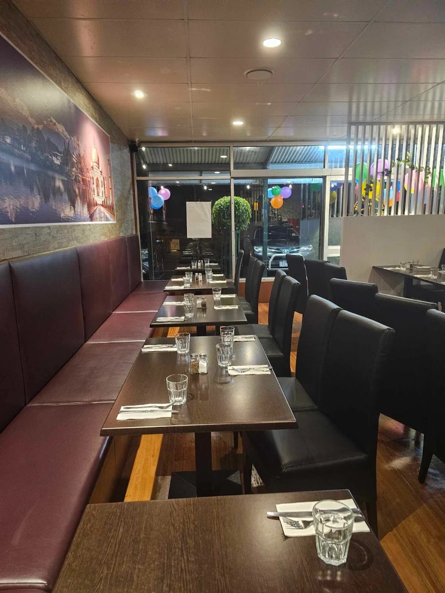 Vibe, Cinnamon Indian Nepalese Restaurant & Bar