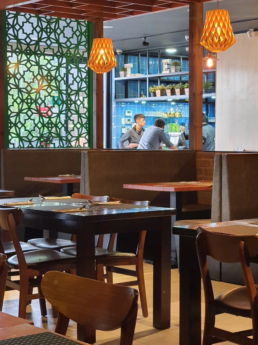 Vibe, Thai Me Liverpool