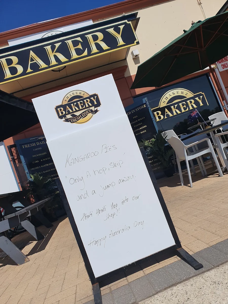 Menu, Shakerz Bakerz