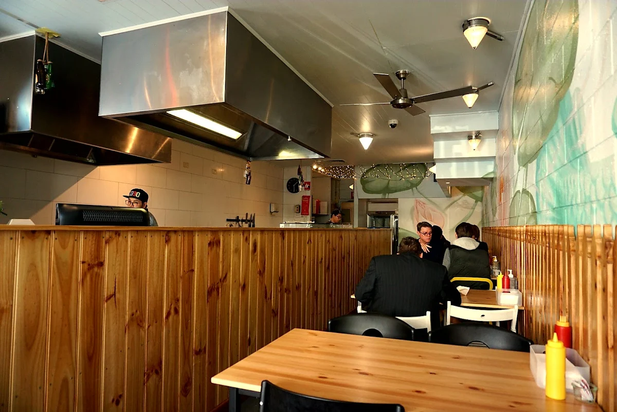 Vibe, 1090 Burger