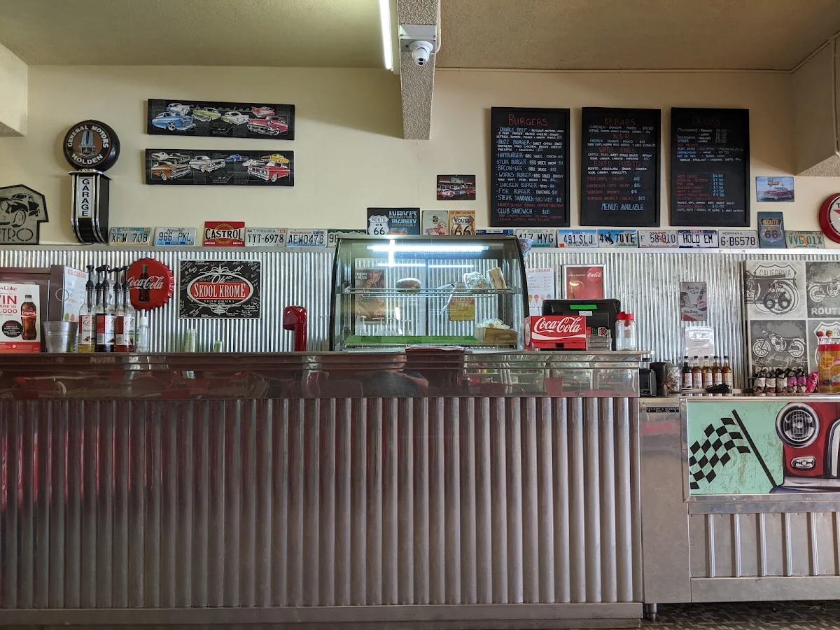 Vibe, Sunkist Cafe