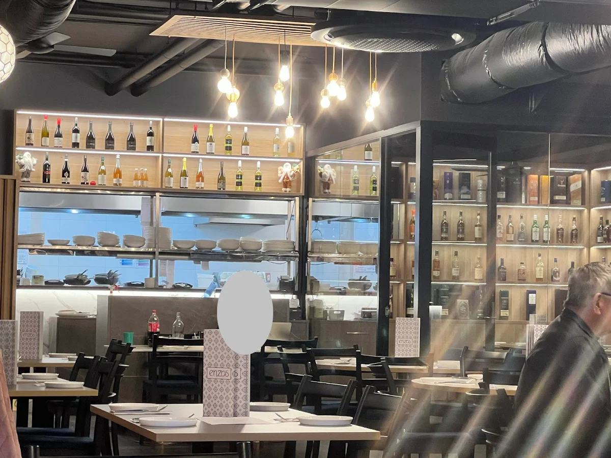 Vibe, Enzo’s Cucina Penshurst