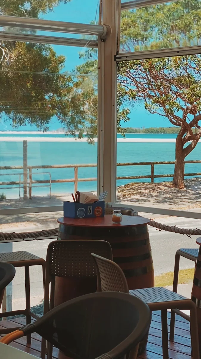 Vibe, CHILL BISTRO.