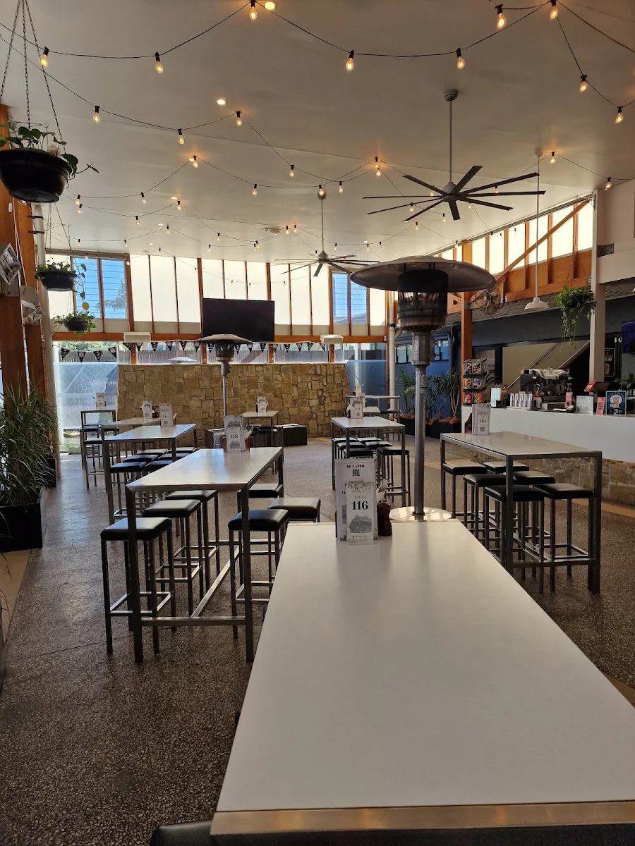 Vibe, Shafston Hotel