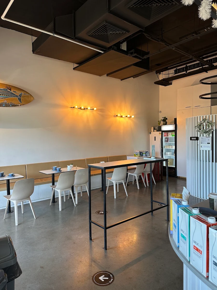 Vibe, CRU Health + Juice Bar