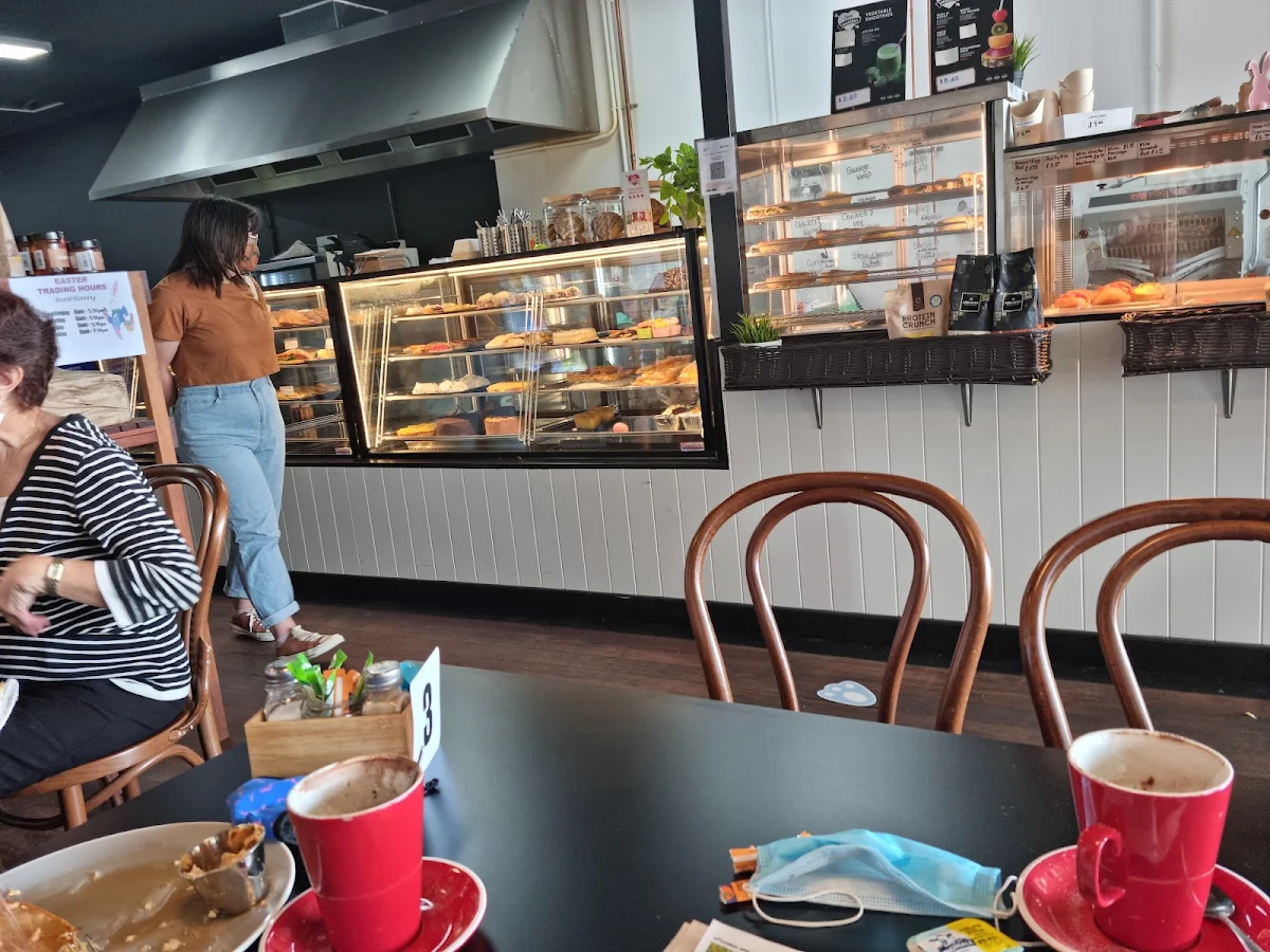 Vibe, Banh Mee Cafe