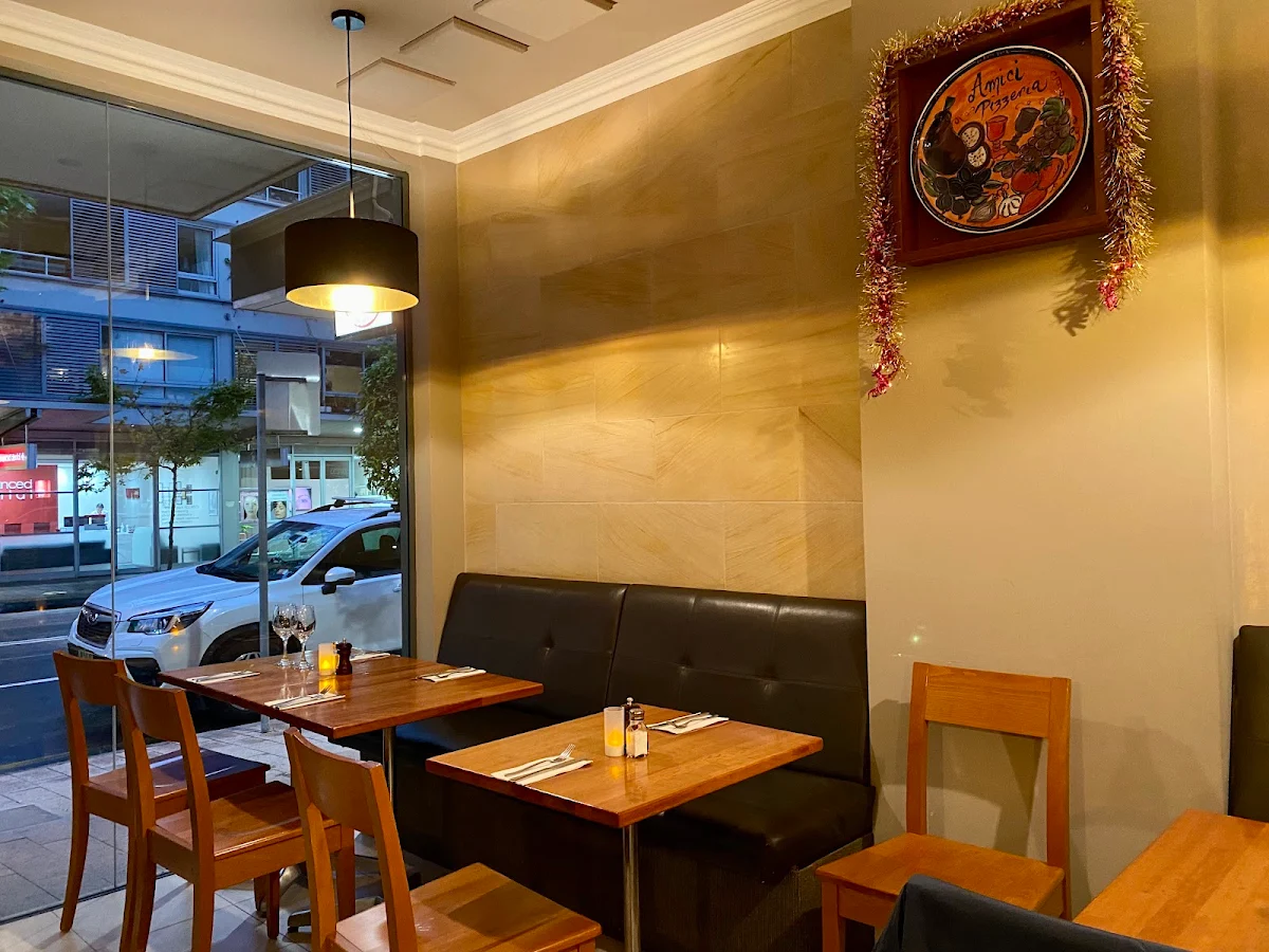 Vibe, Amici Ristorante Pizzeria Bar