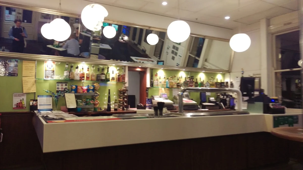 Vibe, The Surrey Hotel