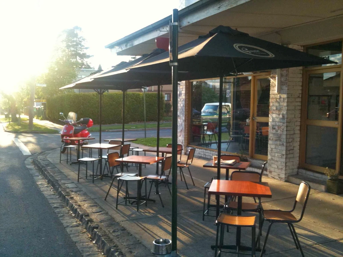 Vibe, Red Cup Cafe