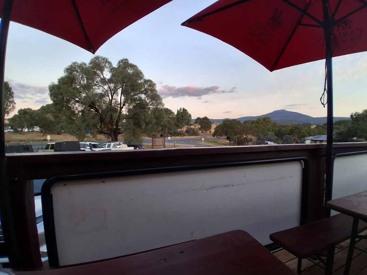 Vibe, Hunt Club Hotel