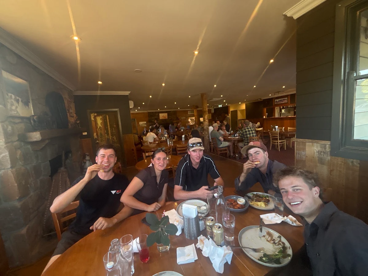 Vibe, Hunt Club Hotel