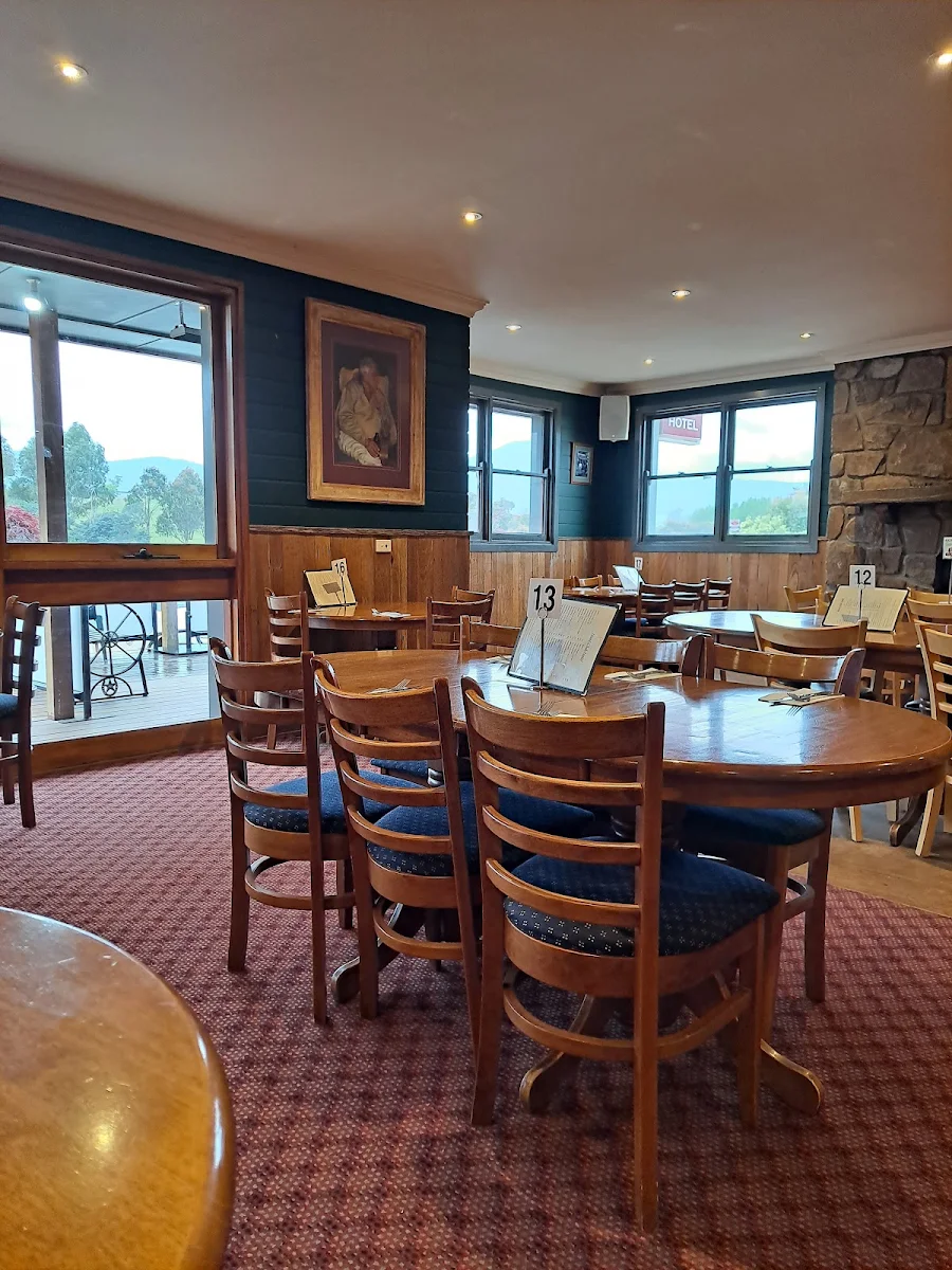 Vibe, Hunt Club Hotel