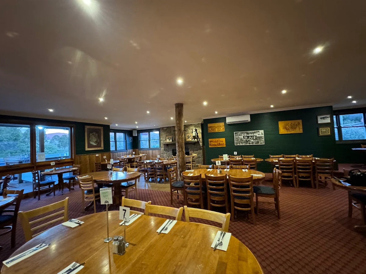 Vibe, Hunt Club Hotel