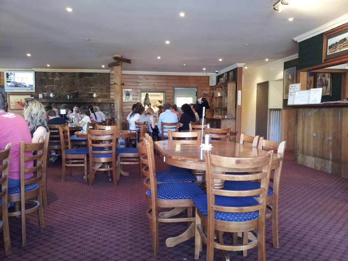 Vibe, Hunt Club Hotel