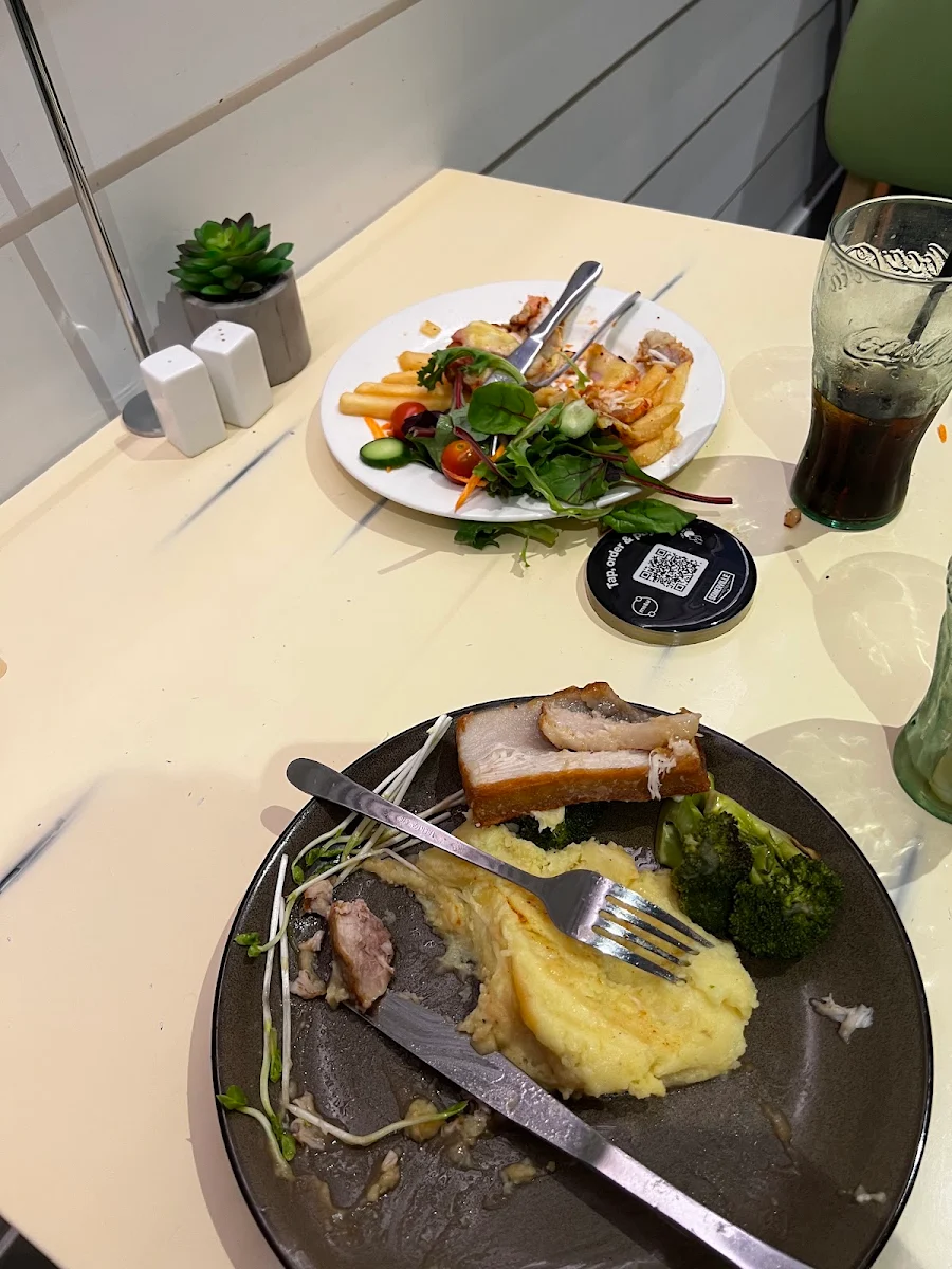 Food & drink, Somerville Hotel