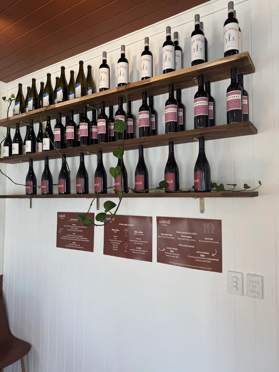 Vibe, Salud Restaurant