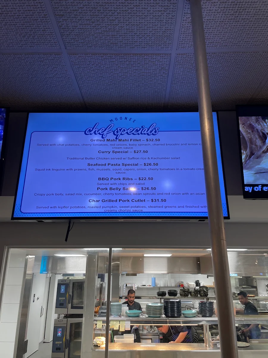 Menu, Moonee Beach Hotel
