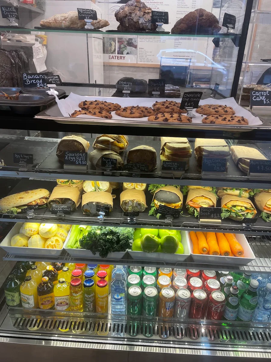 Vibe, Le MONDE Bakery-Cafe