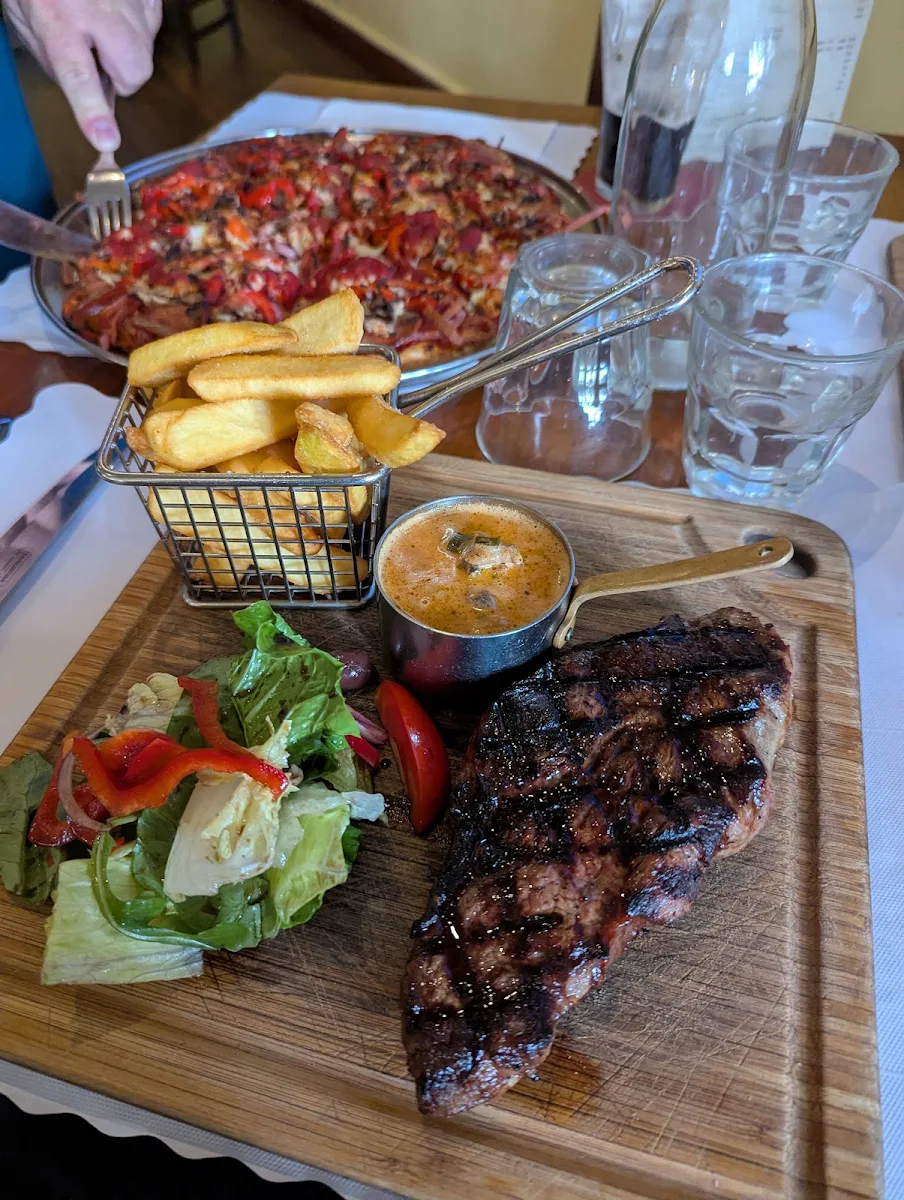 Food & drink, Royal Standard Hotel