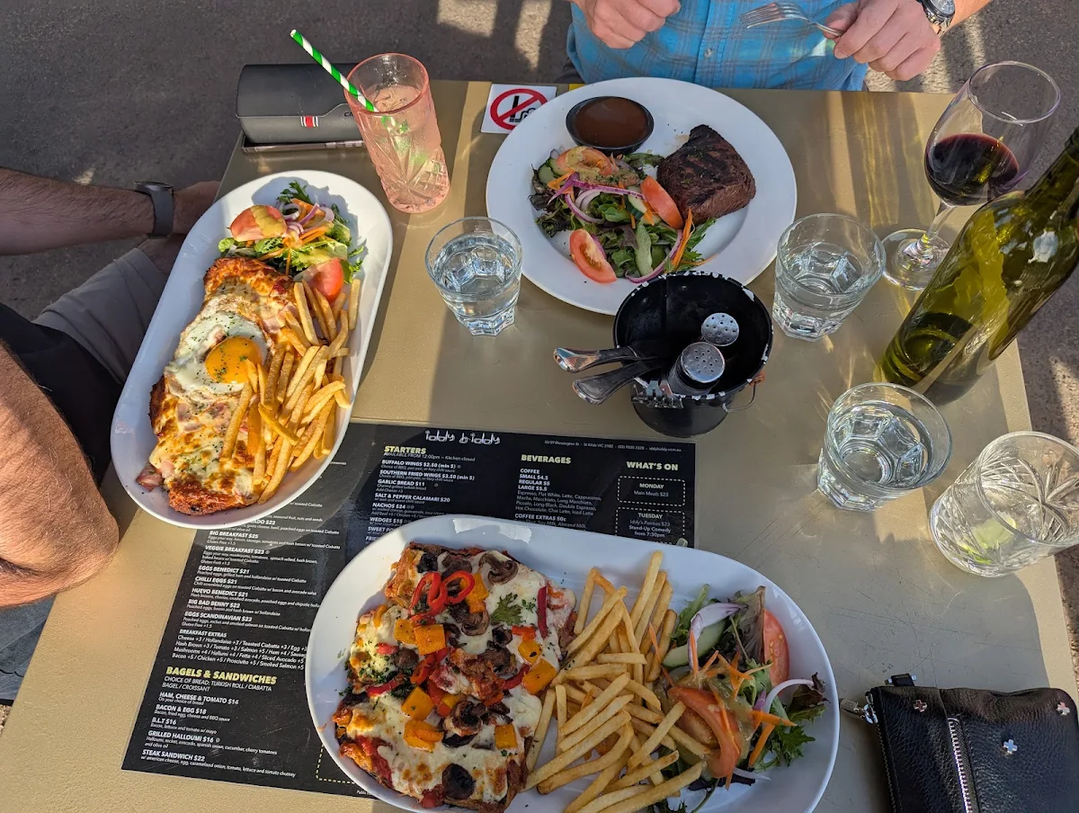 Menu, Iddy Biddy Bar