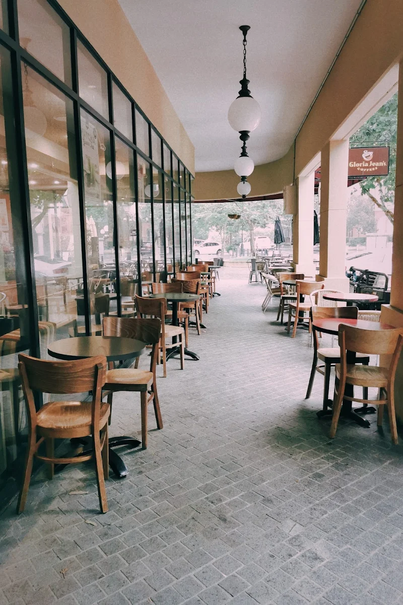 Vibe, Bar Lago Pizzeria Gelateria