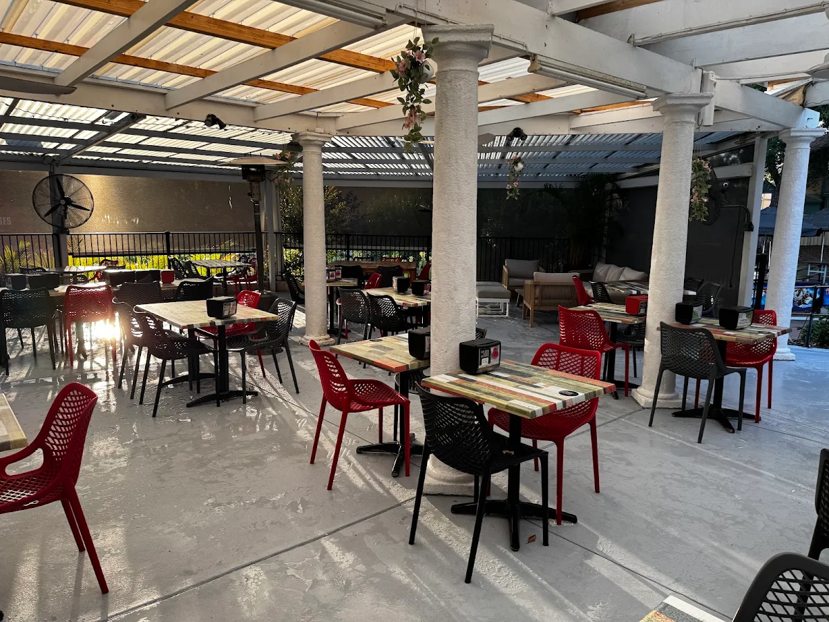 Vibe, Garden view cafe
