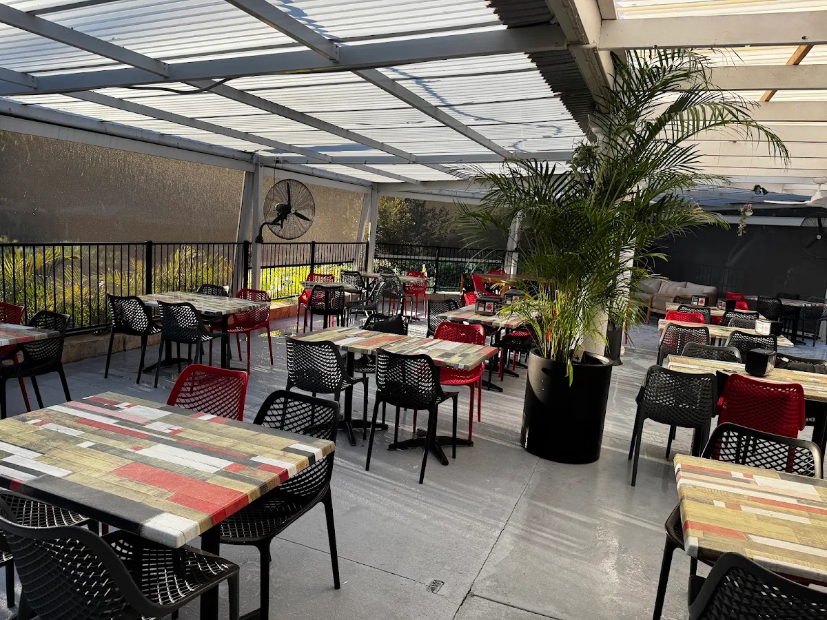 Vibe, Garden view cafe