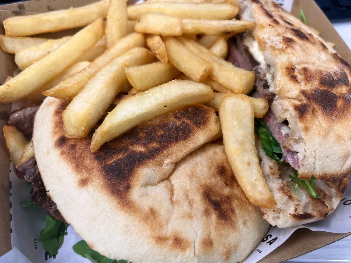 Food & drink, Deli Ziosa Quay Quarter - Sydney CBD Sandwich Shop & Breakfast