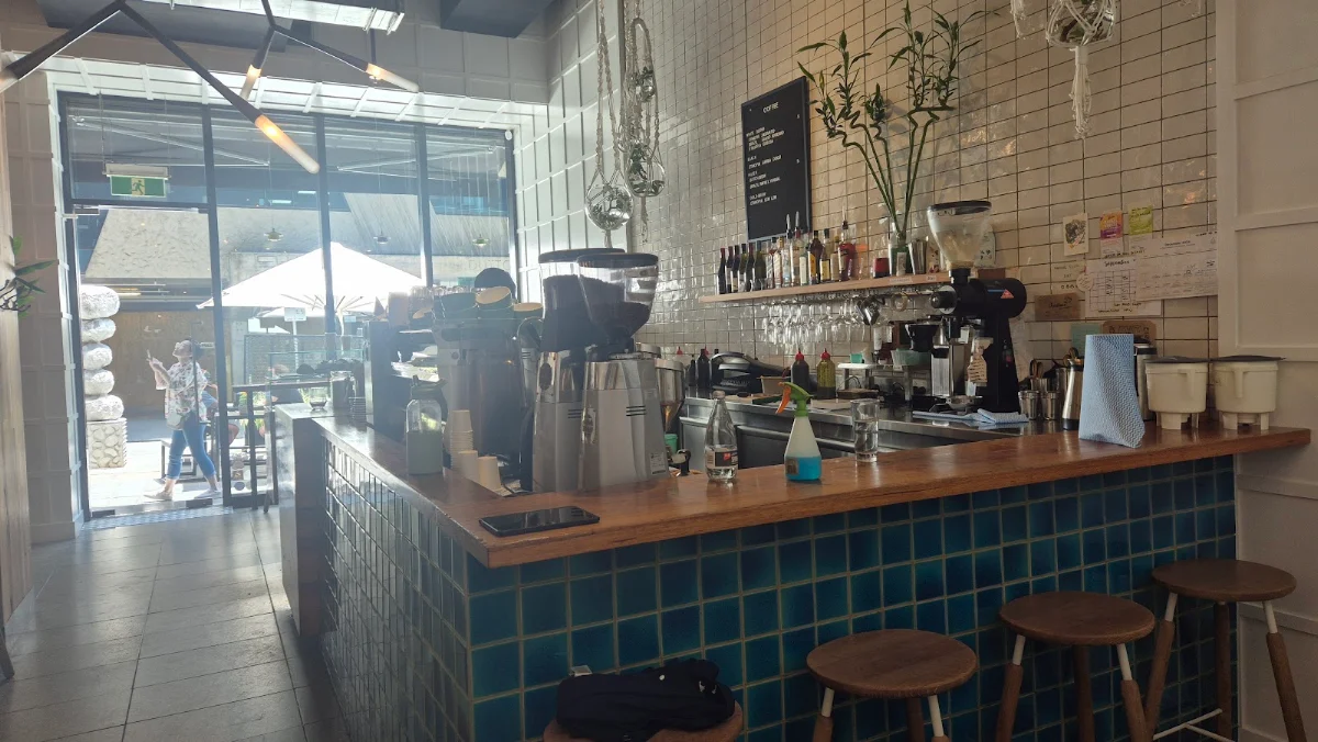 Vibe, Two Birds One Stone Cafe South Yarra