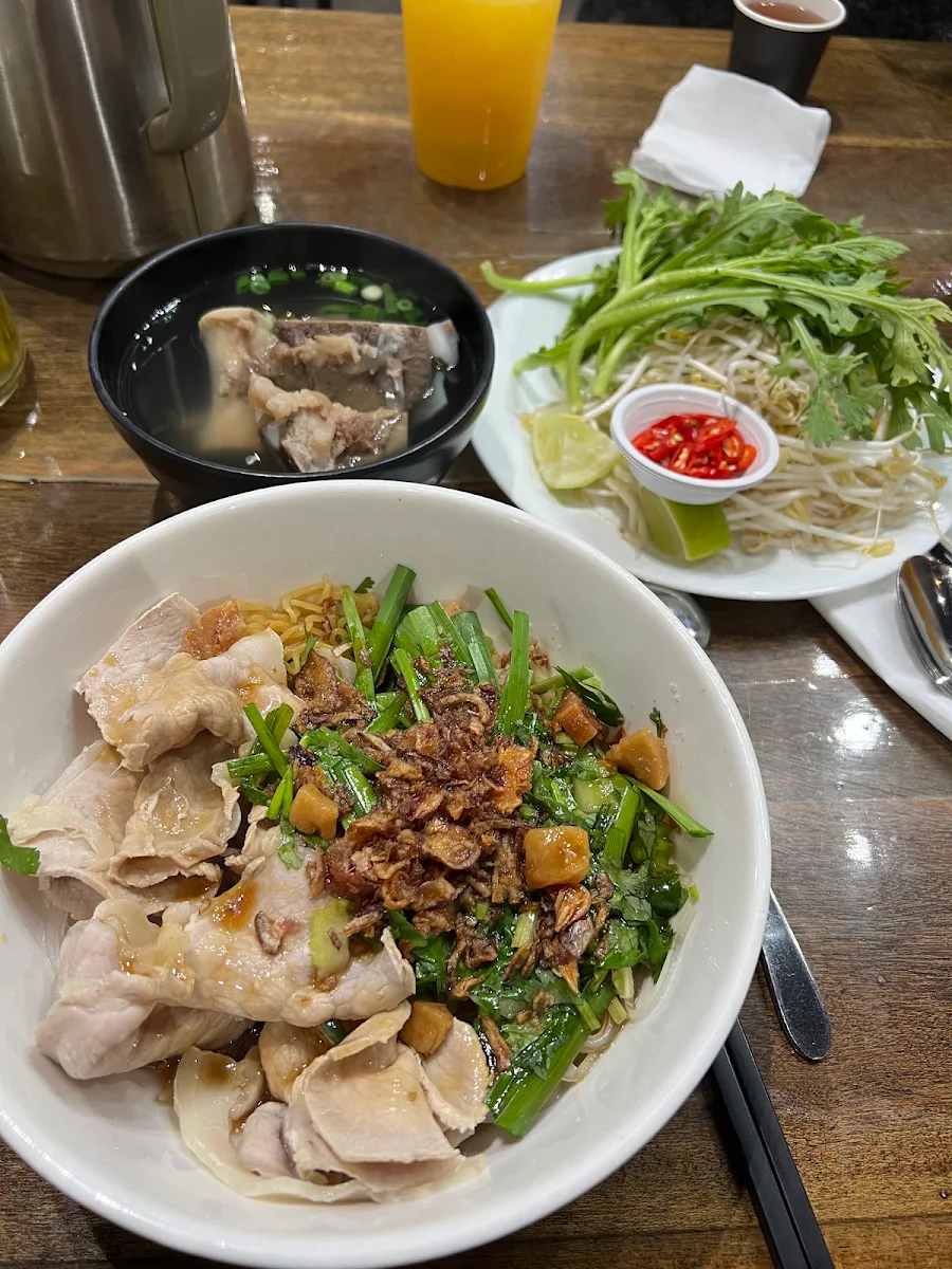 Food & drink, Yung Lee Cafe & Restaurant