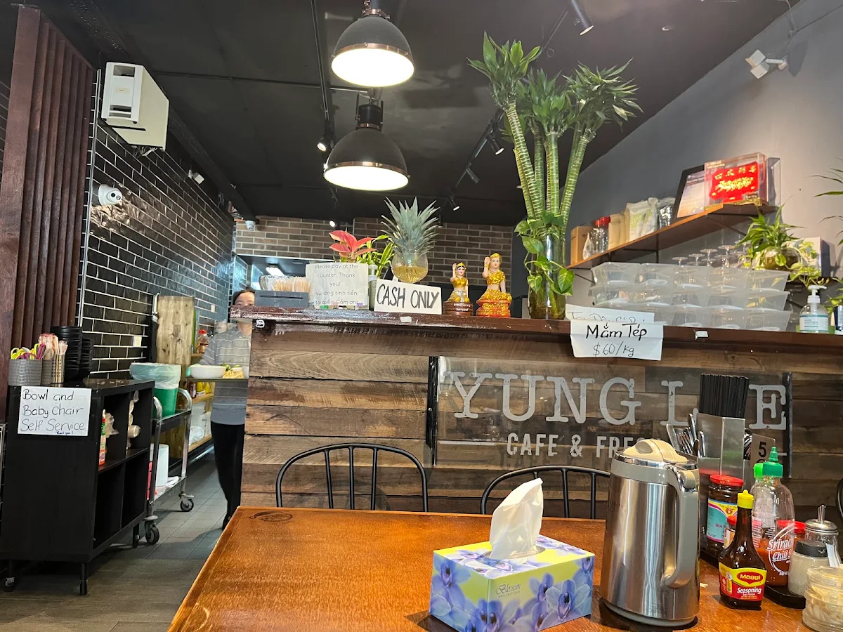Yung Lee Cafe & Restaurant cover