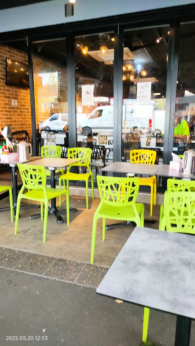Vibe, Yung Lee Cafe & Restaurant
