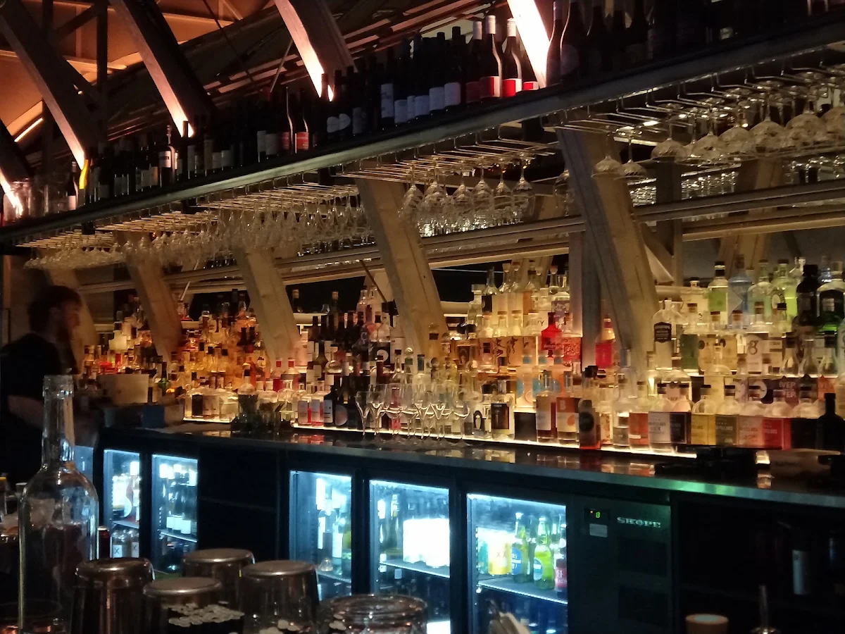 Vibe, Stratton Bar and Kitchen