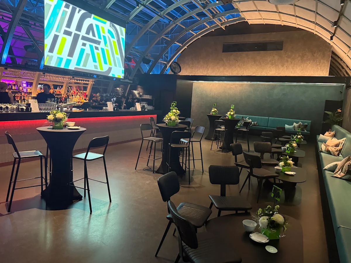 Vibe, Stratton Bar and Kitchen