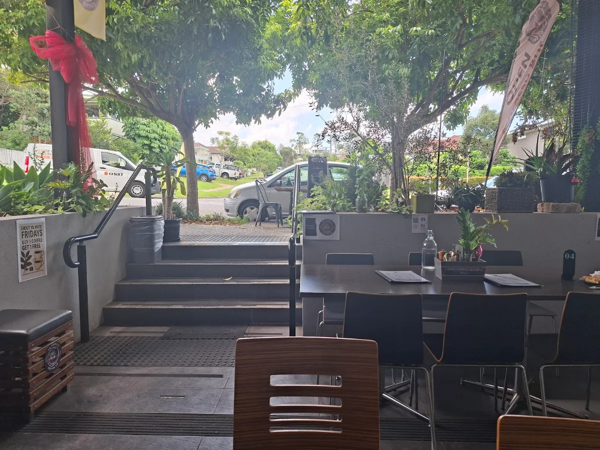 Vibe, La Familia Espresso Bar