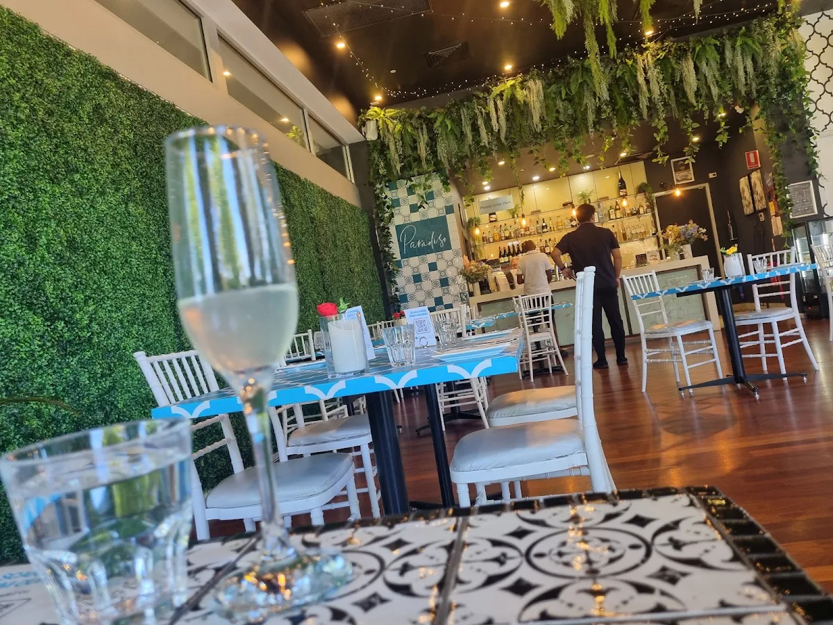 Vibe, Paradiso Cafe & Bar