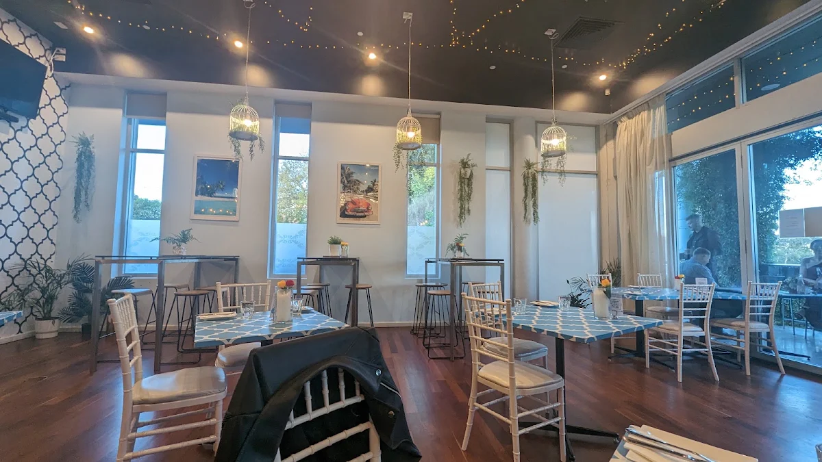 Vibe, Paradiso Cafe & Bar